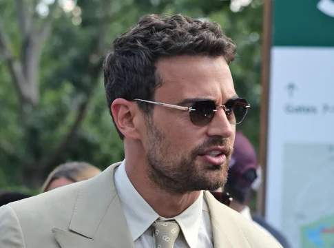 Netflix confirma la fecha exacta en la que vuelve una de las series más esperadas del año con Theo James Netflix confirma la fecha exacta en la que vuelve una de las series más esperadas del año con Theo James