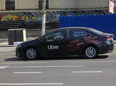 Vehículo de Uber en Atocha. Fuente: Agencias Vehículo de Uber en Atocha. Fuente: Agencias