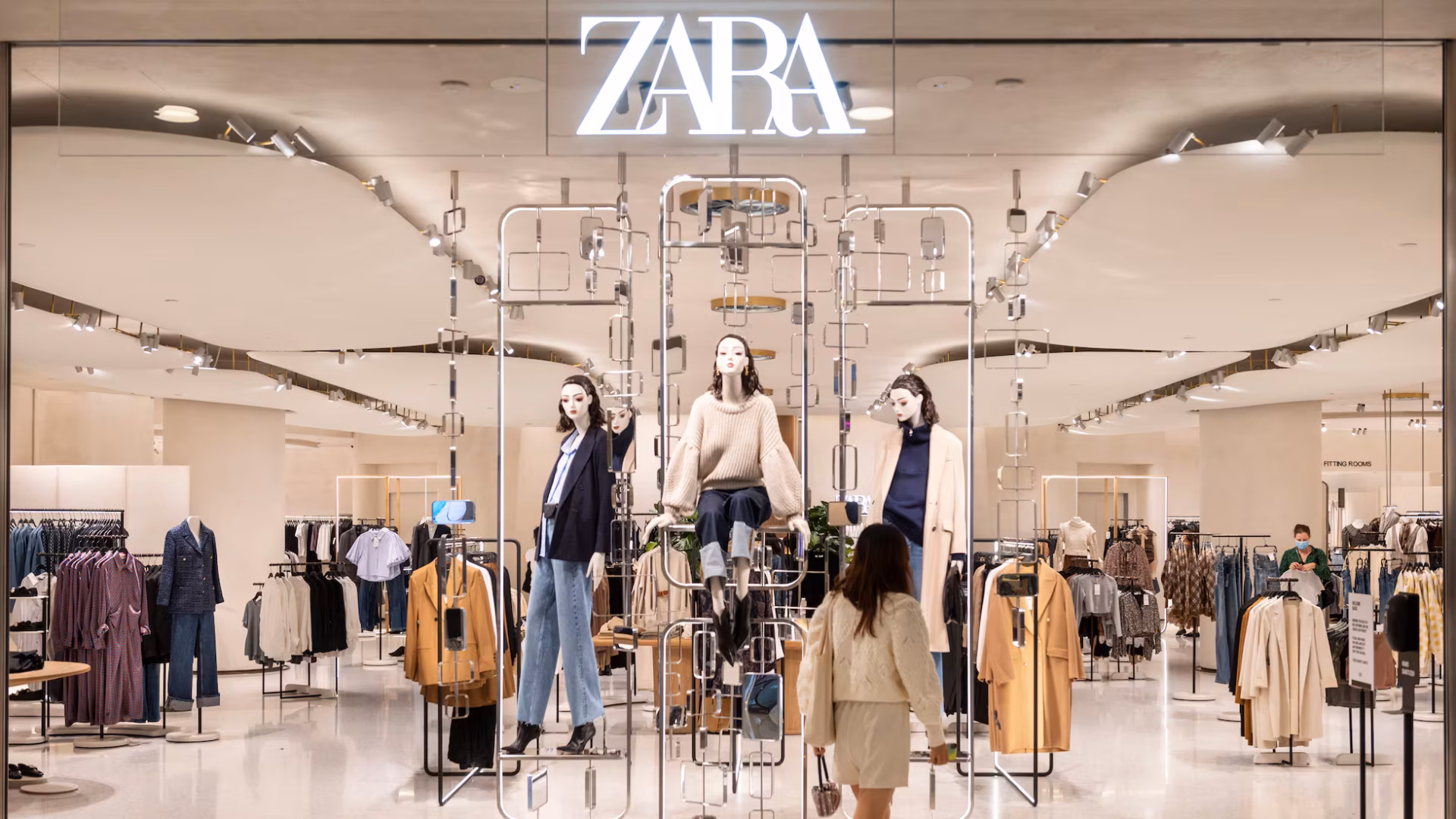 La chaqueta de Zara que copia el 'uniforme' de Marta Ortega y ya arrasa antes de septiembre La chaqueta de Zara que copia el 'uniforme' de Marta Ortega y ya arrasa antes de septiembre