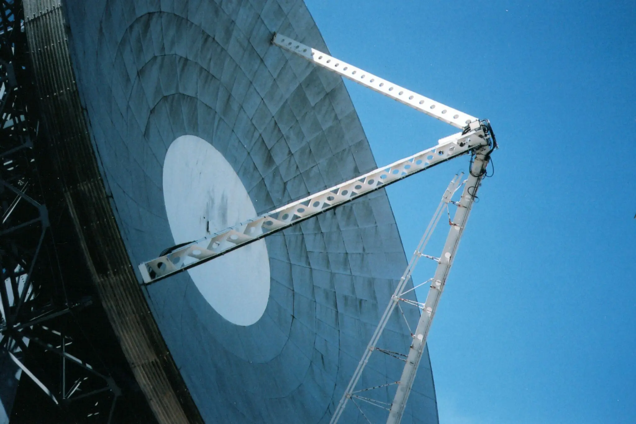 La antena NASA espacio profundo crece: activa la DSS-23 de 34 metros en Goldstone 1 Merca2 red de espacio profundo