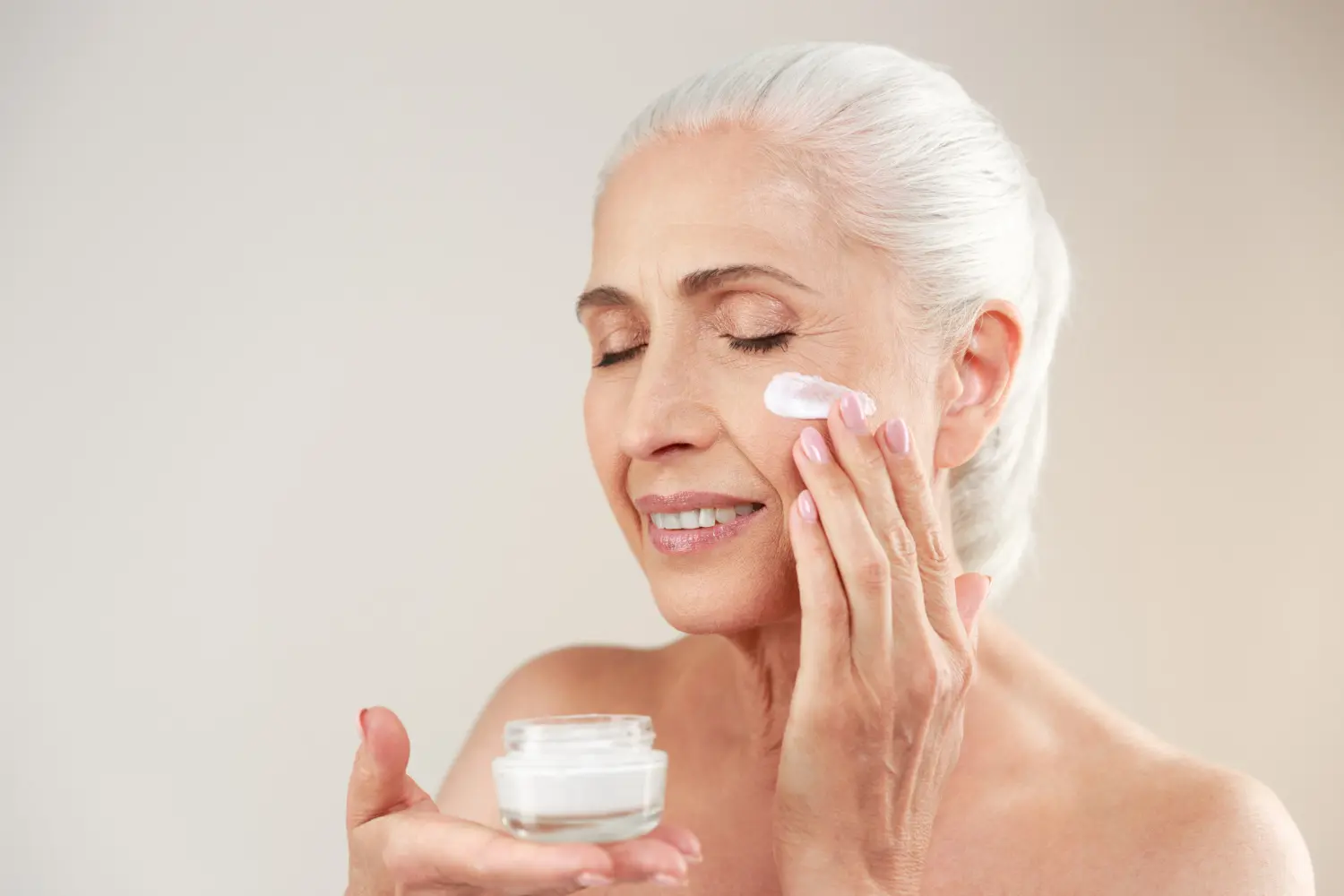 Los cosméticos para piel madura: menos productos y más evidencia