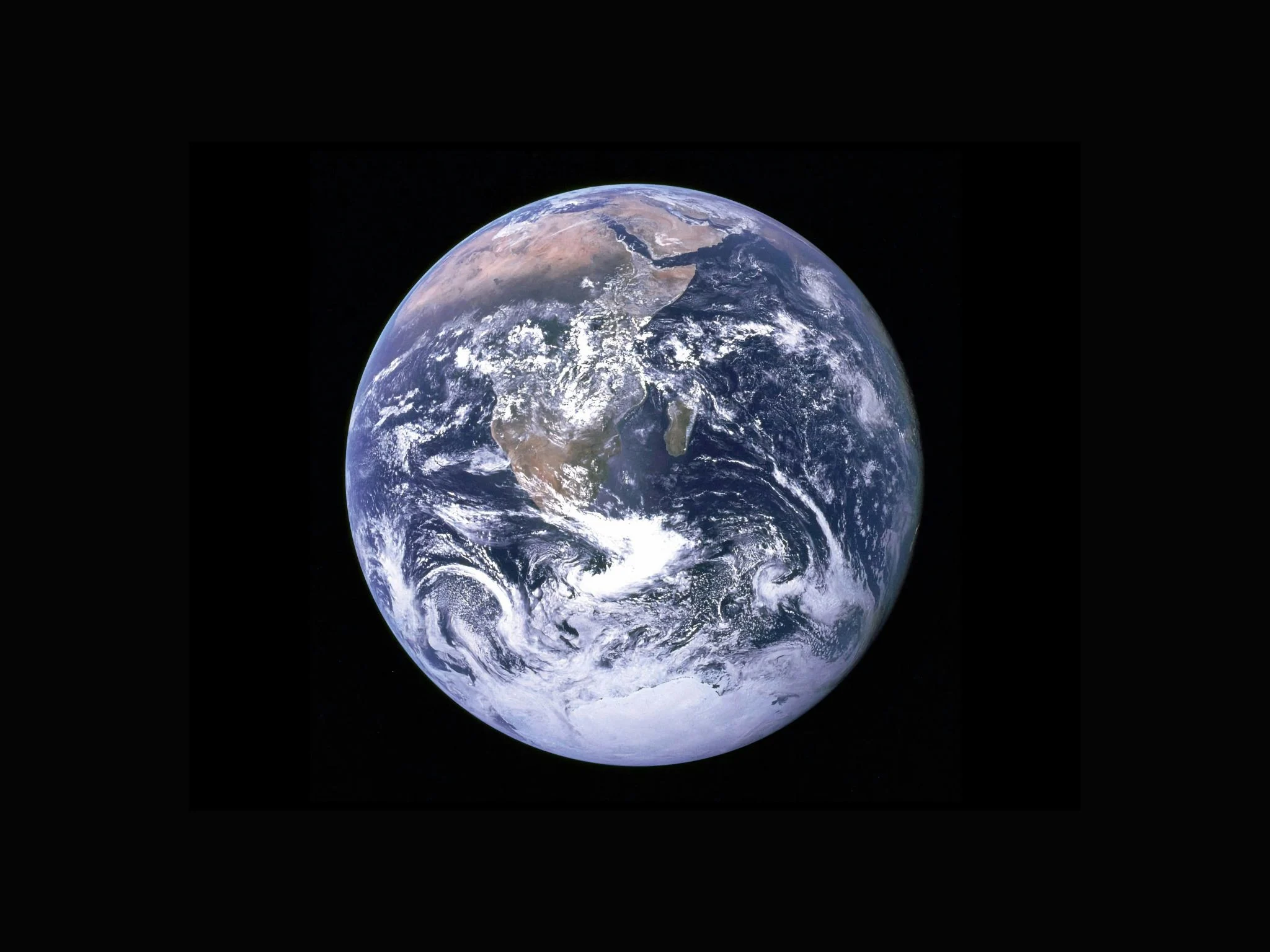 La NASA revela el geoide de la Tierra: la forma real del planeta, ni esfera ni perfecta 1 Merca2 forma real de la tierra