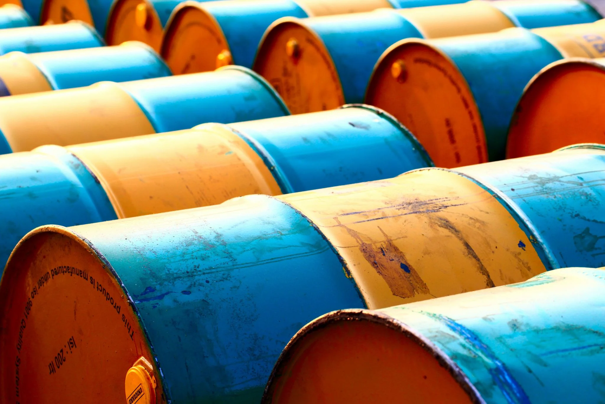 El petróleo cae un 6% por las conversaciones EEUU-Irán y arrastra a Repsol y al IBEX 1 Merca2 conversaciones EEUU Irán