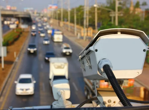 Aviso de la DGT a los conductores: estos radares dejan de avisar y empiezan a multar el 1 de septiembre Aviso de la DGT a los conductores: estos radares dejan de avisar y empiezan a multar el 1 de septiembre