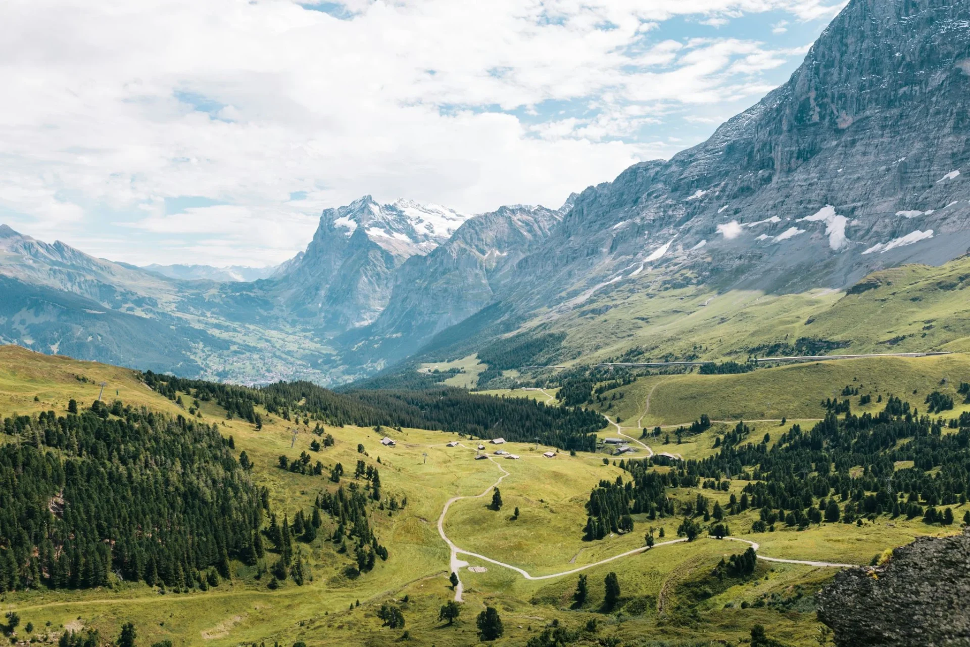 trabajar-en-suiza-ahorro-joven-espanol-portada trabajar en Suiza