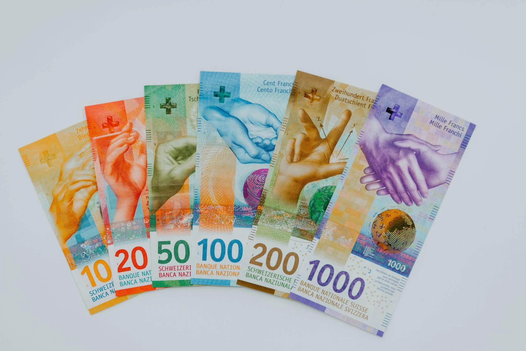 Trabajar en Suiza: un joven español ahorra 1.600 euros al mes, la nueva fiebre por el país alpino 1 Merca2 españoles en Suiza