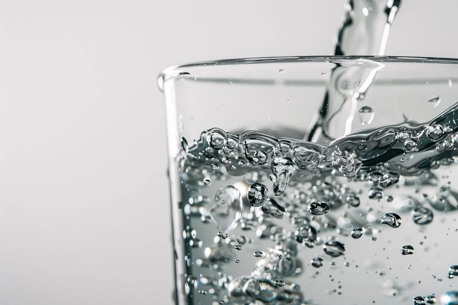 El verdadero motivo por el que un vaso de agua en ayunas sienta bien a tu digestión, según la ciencia El verdadero motivo por el que un vaso de agua en ayunas sienta bien a tu digestión, según la ciencia