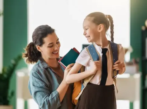 Educación abre la beca de 400 euros para la vuelta al cole: solo quedan días para pedirla Educación abre la beca de 400 euros para la vuelta al cole: solo quedan días para pedirla