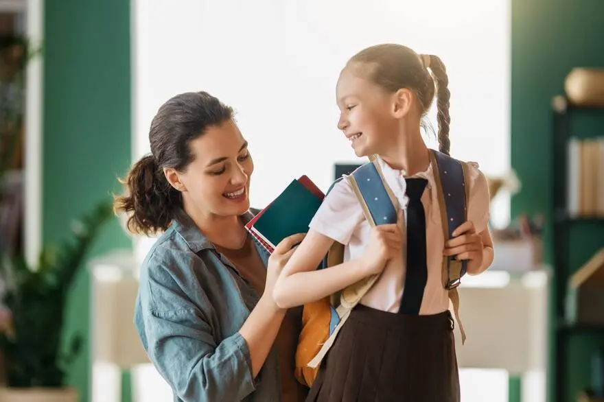 Educación abre la beca de 400 euros para la vuelta al cole: solo quedan días para pedirla Educación abre la beca de 400 euros para la vuelta al cole: solo quedan días para pedirla