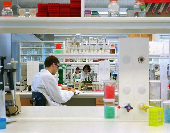 Las farmacéuticas europeas se quedan sin compradores: están baratas, pero los inversores temen lo que viene después de 2030 2 Merca2 Imagen: AstraZeneca. Laboratorio de Boston.