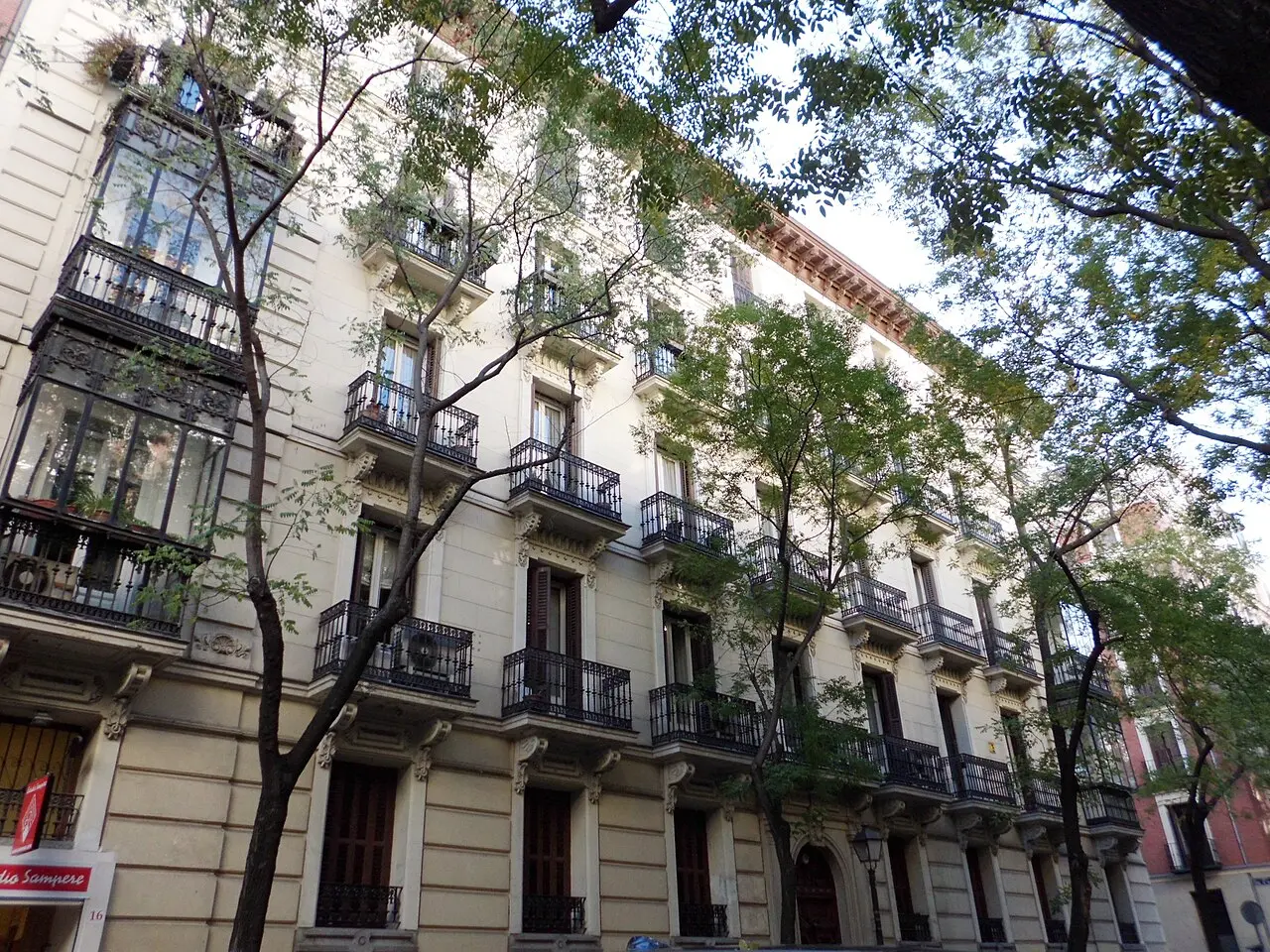 El barrio de Madrid donde el 30% de la vivienda de lujo ya la compran extranjeros a 11.500 euros el metro El barrio de Madrid donde el 30% de la vivienda de lujo ya la compran extranjeros a 11.500 euros el metro