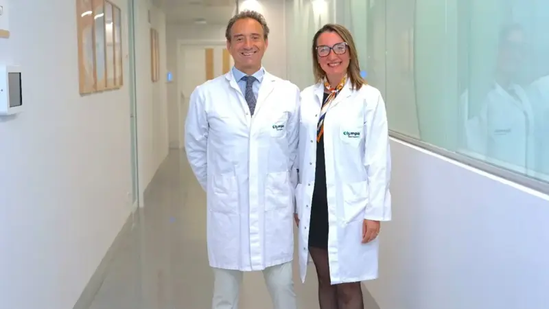 Neurología lidera en Olympia Quirónsalud un abordaje multidisciplinar de la fibromialgia para mejorar la calidad de vida 1 Merca2 Dr. Rafael Arroyo y Dra. Vanesa Pytel
