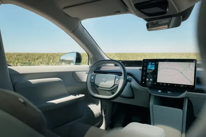 Volvo EX60: el SUV eléctrico que promete cambiarlo todo (y hasta 810 km de un tirón) 5 Merca2 Interior del Volvo EX60