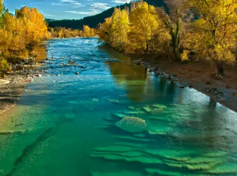 La Gorga de Boltaña: la piscina natural de Huesca que en otoño se transforma en la mejor ruta de senderismo gratis del Pirineo La Gorga de Boltaña: la piscina natural de Huesca que en otoño se transforma en la mejor ruta de senderismo gratis del Pirineo