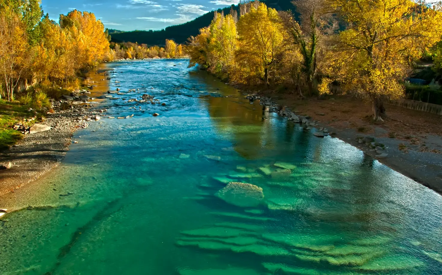 La Gorga de Boltaña: la piscina natural de Huesca que en otoño se transforma en la mejor ruta de senderismo gratis del Pirineo La Gorga de Boltaña: la piscina natural de Huesca que en otoño se transforma en la mejor ruta de senderismo gratis del Pirineo