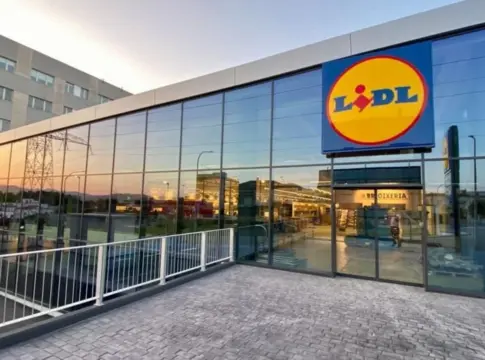La chaqueta acolchada de Lidl que vence a la lluvia por menos de 15€: repelente al agua, sostenible y ya con tallas agotadas en Madrid (pero puedes comprar via web ahora mismo) La chaqueta acolchada de Lidl que vence a la lluvia por menos de 15€: repelente al agua, sostenible y ya con tallas agotadas en Madrid (pero puedes comprar via web ahora mismo)
