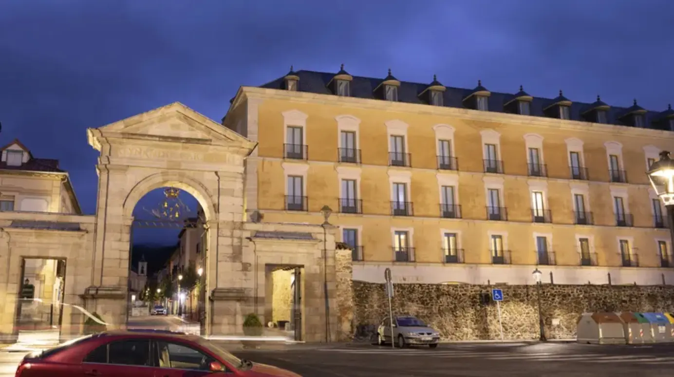 Paradores lanza su campaña de otoño: noches desde 80 euros con desayuno en paradores a un paso de Madrid