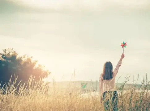 Mujer en el campo Mujer en el campo
