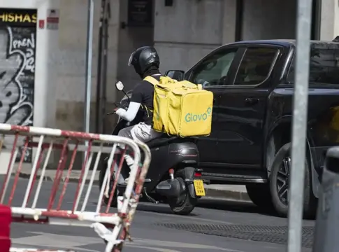 Rider de Glovo en Madrid. Fuente: Agencias Rider de Glovo en Madrid. Fuente: Agencias
