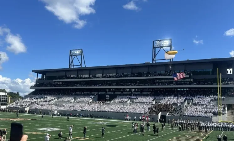ACS se da un batacazo en Bolsa mientras su gran motor acelera: Turner crece más de lo previsto 1 Merca2 Imagen: Turner (ACS) Michie Stadium (EE. UU.)