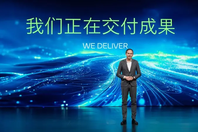 Volkswagen vuelve a dar un susto al mercado: Porsche, China y los eléctricos disparan la presión 1 Merca2 Volkwagen Group CEO, Oliver Blume