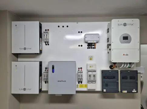 autoconsumo-fotovoltaico-bater-baterias-solares-1 baterías solares