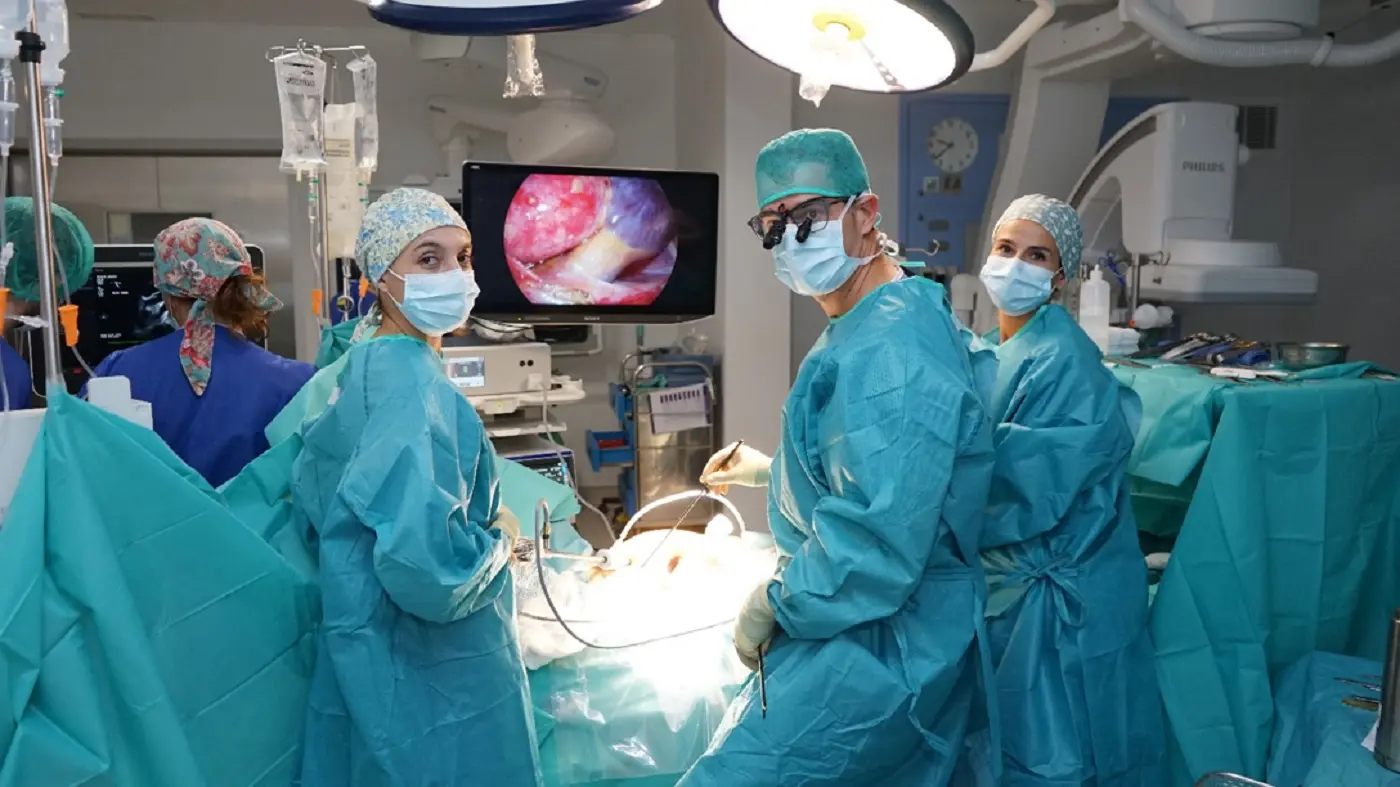 cirugía sobre la válvula mitral mediante minitoracotomía y técnica rib-sparing. Hospital Ruber Internacional cirugía sobre la válvula mitral mediante minitoracotomía y técnica rib-sparing. Hospital Ruber Internacional