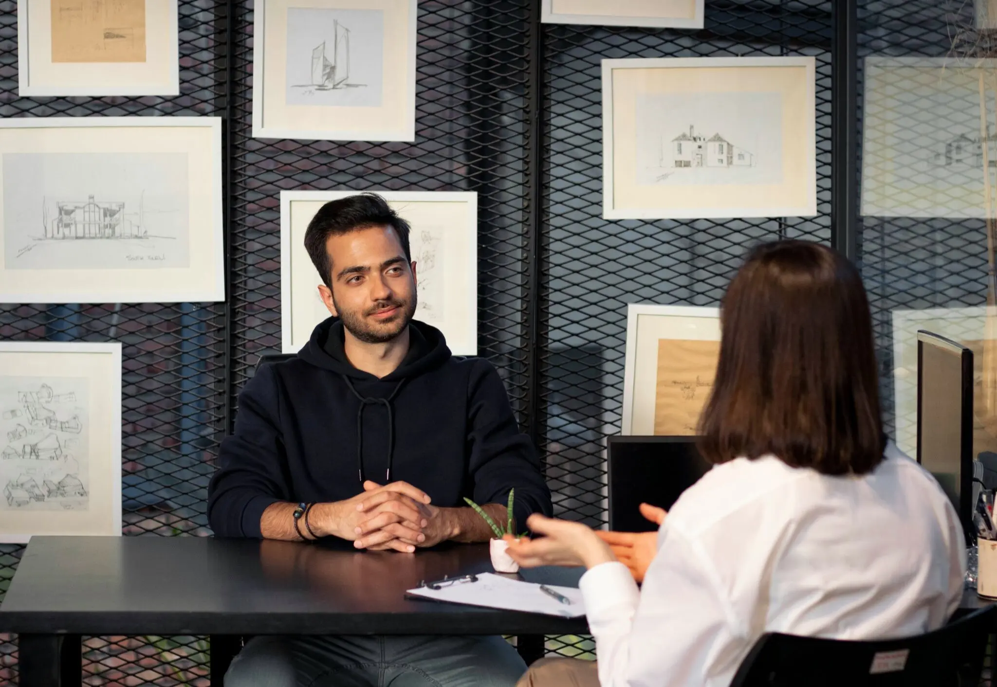 Cómo detectar liderazgo tóxico en una entrevista antes de contratar a tu primer mando, según Harvard Business Review 1 Merca2 banderas rojas liderazgo en entrevista