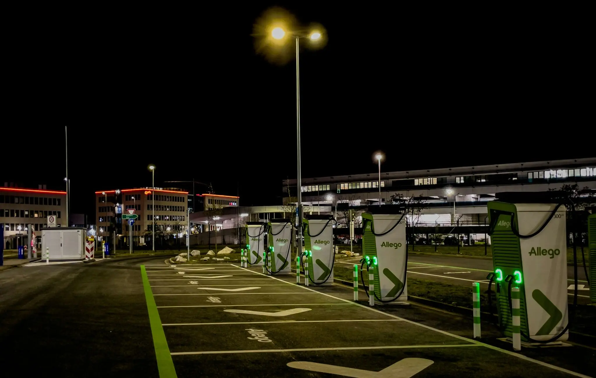 Madrid estrena la carga ultrarrápida más potente de Europa: Electra abre 26 puntos de 600 kW 1 Merca2 Electra cargadores Madrid