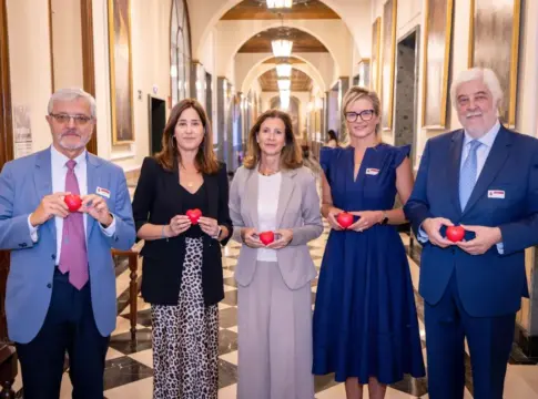 eventos cardiovasculares De izquierda a derecha: Ignacio Fernández-Lozano, Rosa María Romero, María del Mar San Martín, Joanna Conway y Andrés Íñiguez.