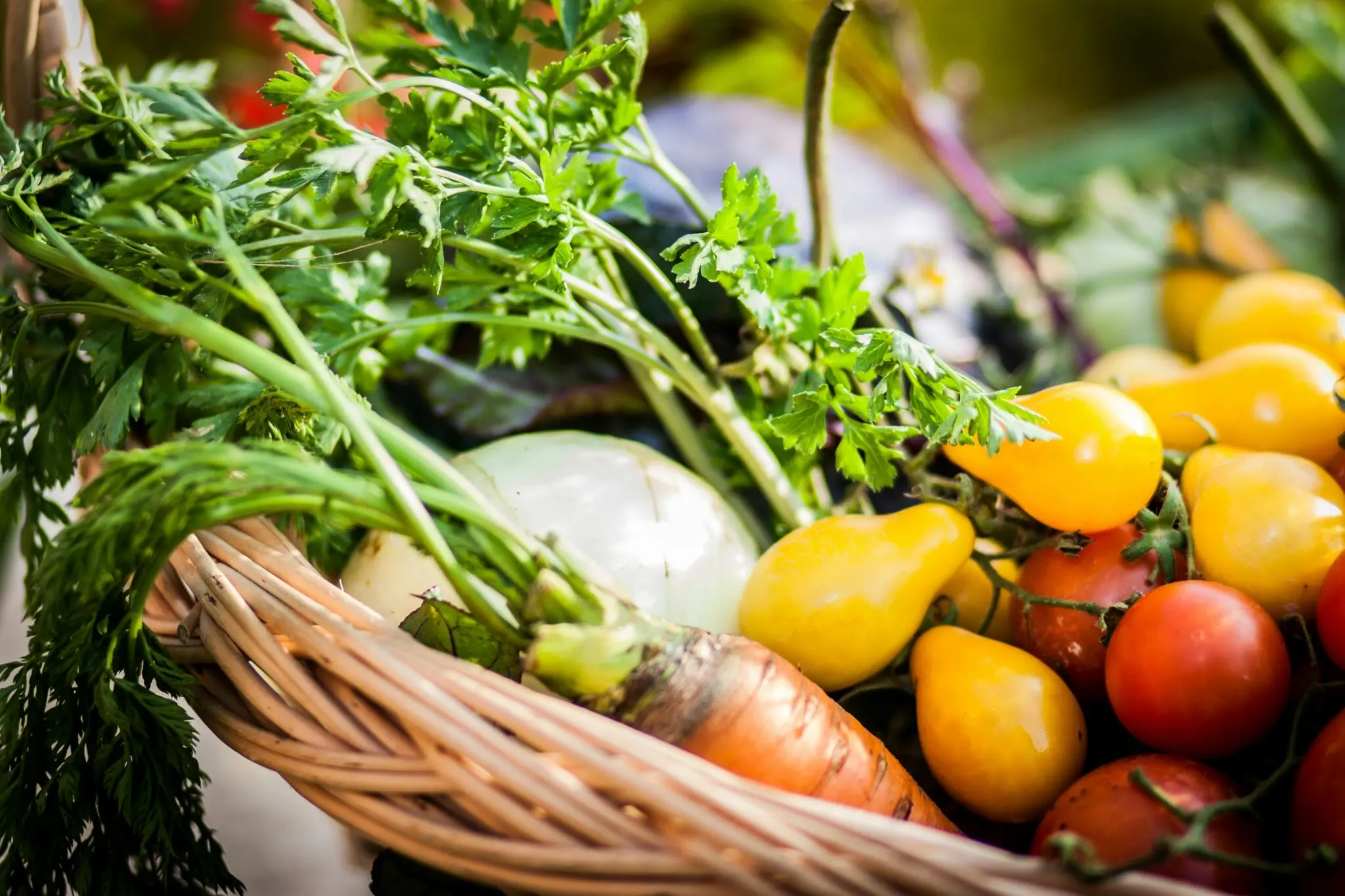Frutas con pesticidas: cómo comprar con criterio y reducir residuos sin pagar de más 1 Merca2 residuos pesticidas