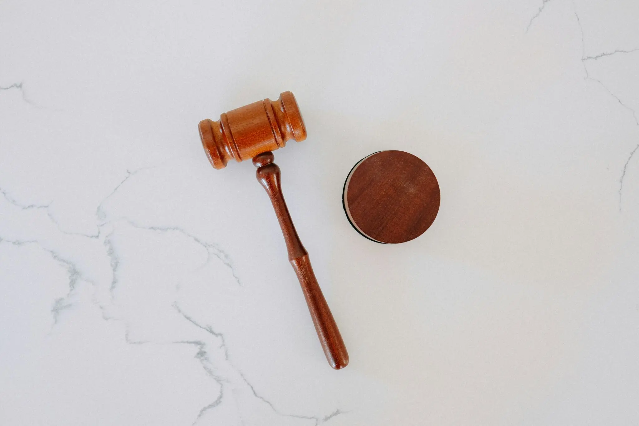 Hester Peirce deja la SEC el 2 de octubre sin cerrar la regulación cripto 1 Merca2 regulación cripto SEC