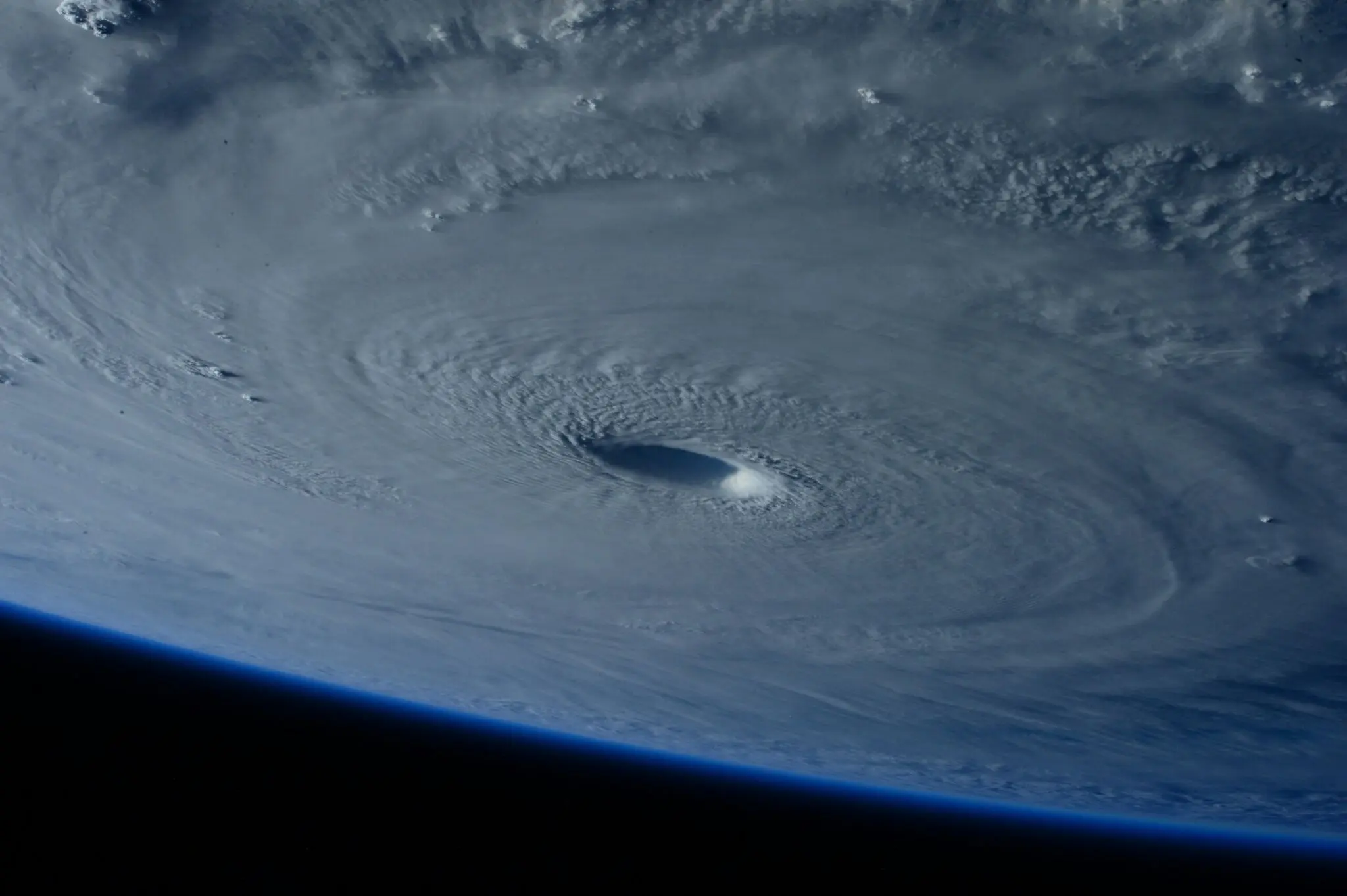 MODIS de la NASA capta la intensificación explosiva del huracán Polo, uno de los más potentes del Pacífico oriental 1 Merca2 intensificación explosiva