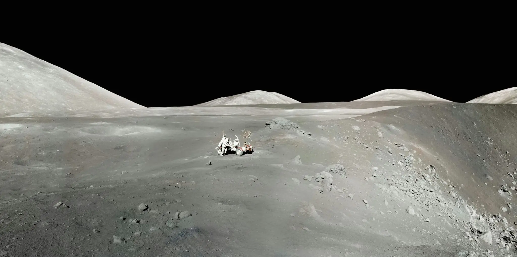 cráter nuevo en la Luna
