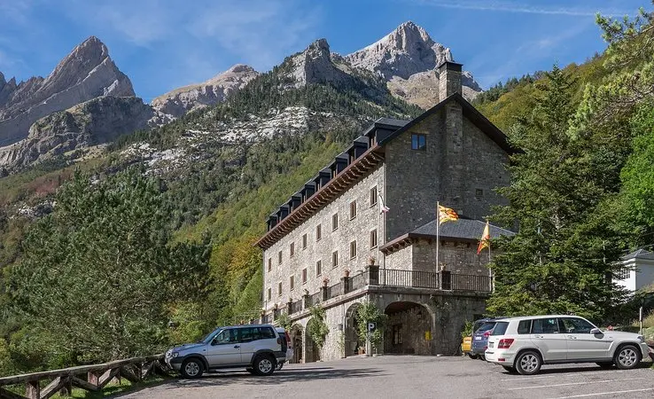 paradores 3 Merca2