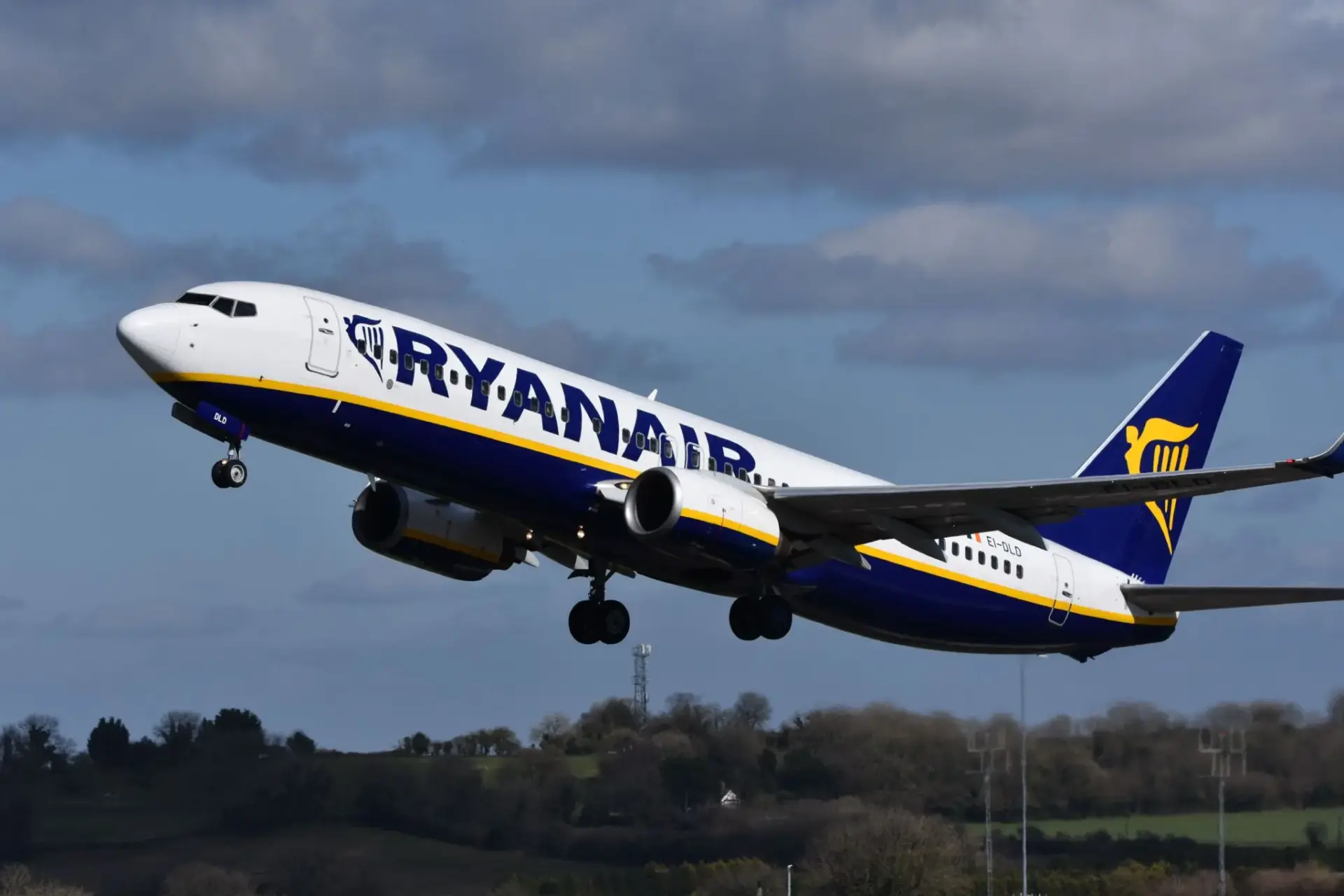 ryanair-crece-lufthansa-cae-low-cost-portada Ryanair Lufthansa