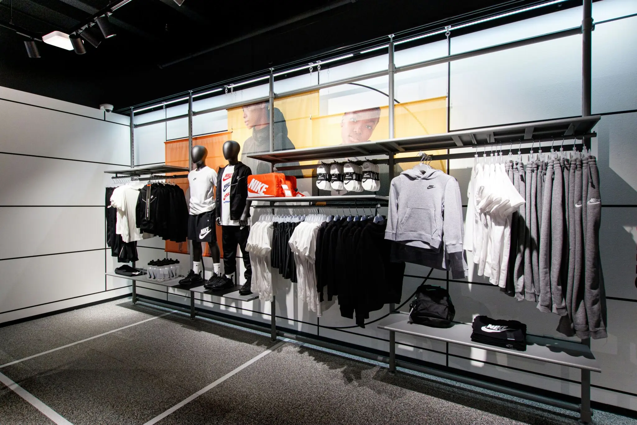 La sudadera Nike de Lidl sale el 7 de septiembre por menos de 40 euros: la estrategia para atraer tráfico 1 Merca2 Nike en Lidl