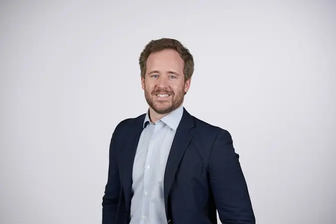 Los CEOs españoles priorizan la transformación, mientras el mundo se enfoca en recortar costes 1 Merca2 Alberto Mateos, líder de la plataforma de IA y de servicios financieros para España y Portugal de Oliver Wyman