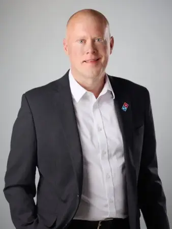 Domino’s Pizza podría abandonar Francia tras años de dificultades en uno de sus mercados más problemáticos 2 Merca2 director ejecutivo de Domino's Pizza, Andrew Gregory