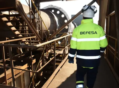 Befesa. Ingeniero de planta. Fuente: Befesa Befesa. Ingeniero de planta. Fuente: Befesa