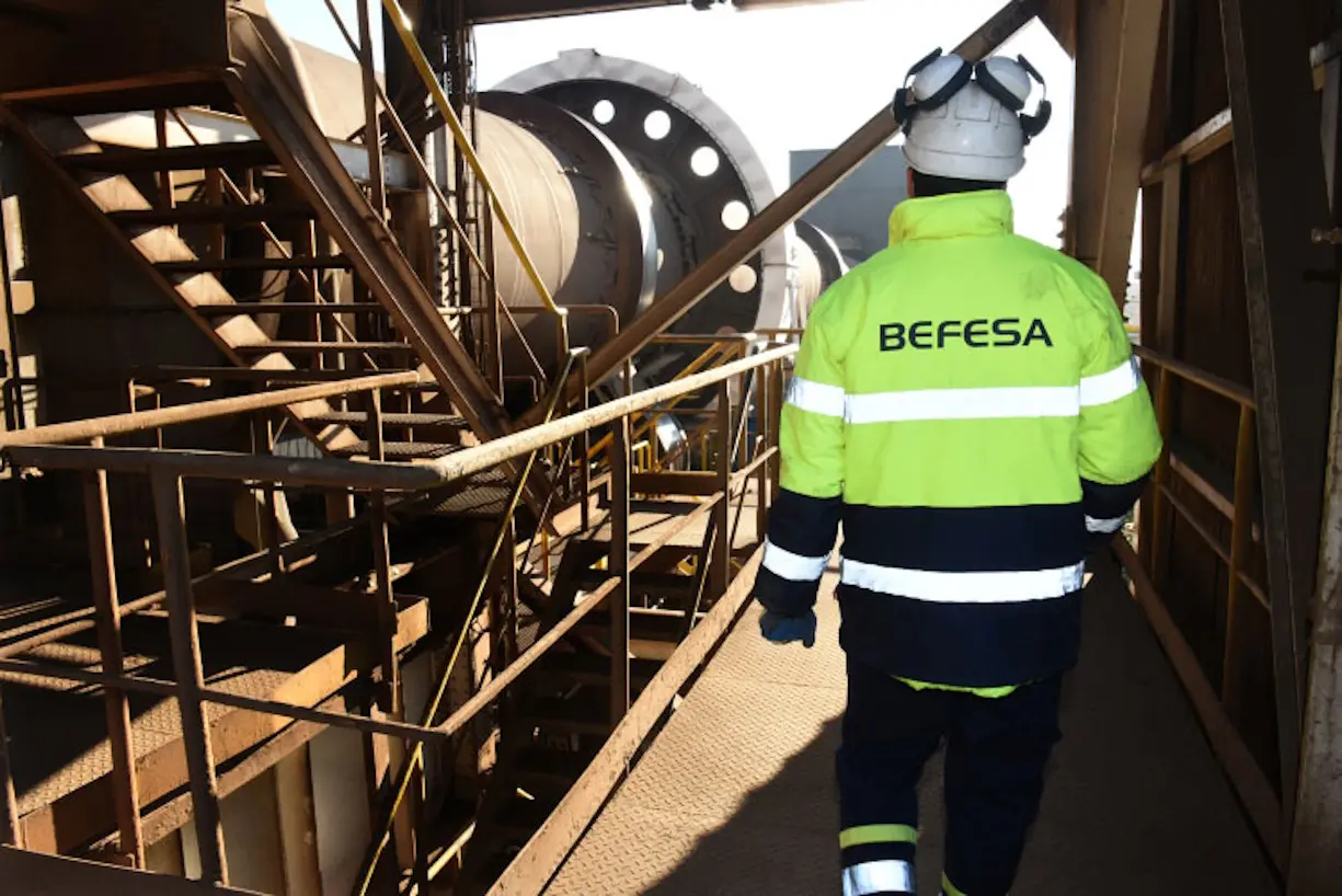 Befesa. Ingeniero de planta. Fuente: Befesa Befesa. Ingeniero de planta. Fuente: Befesa