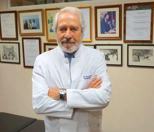 Cuando el desgaste de la columna va más allá del dolor y puede requerir cirugía 1 Merca2 Dr. F. Villarejo Merca2