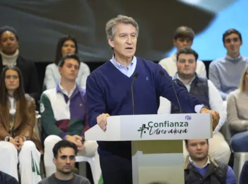 Feijóo presentó su Feijóo presentó su