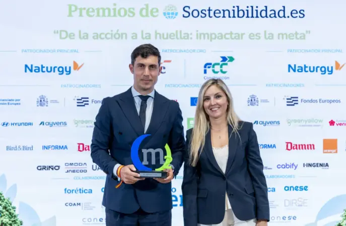 Endesa, FCC y Cox reciben los premios del III Congreso de Sostenibilidad.es de Grupo Merca2 2 Merca2 Endesa, FCC y Cox reciben los premios del III Congreso de Sostenibilidad.es de Grupo Merca2