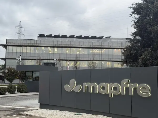 Mapfre mantiene el beneficio neto gracias al negocio de Vida pese a la presión en Brasil 1 Merca2 Sede de Mapfre en Madrid. Fuente: Mapfre