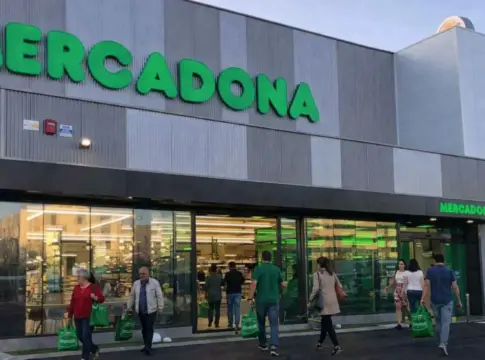 El sérum PDRN de Mercadona cuesta 7 euros y promete efecto lifting: una farmacéutica explica cuánto dura de verdad y por qué lleva mentol El sérum PDRN de Mercadona cuesta 7 euros y promete efecto lifting: una farmacéutica explica cuánto dura de verdad y por qué lleva mentol