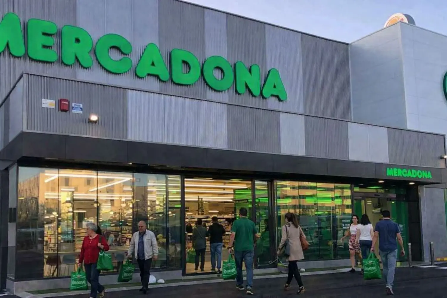 El sérum PDRN de Mercadona cuesta 7 euros y promete efecto lifting: una farmacéutica explica cuánto dura de verdad y por qué lleva mentol El sérum PDRN de Mercadona cuesta 7 euros y promete efecto lifting: una farmacéutica explica cuánto dura de verdad y por qué lleva mentol