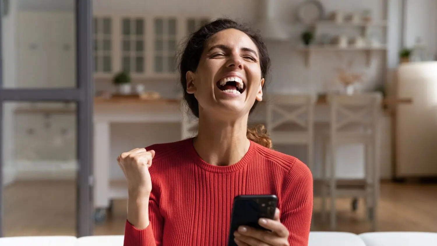 Mujer con un teléfono. Vodafone España Mujer con un teléfono. Vodafone España