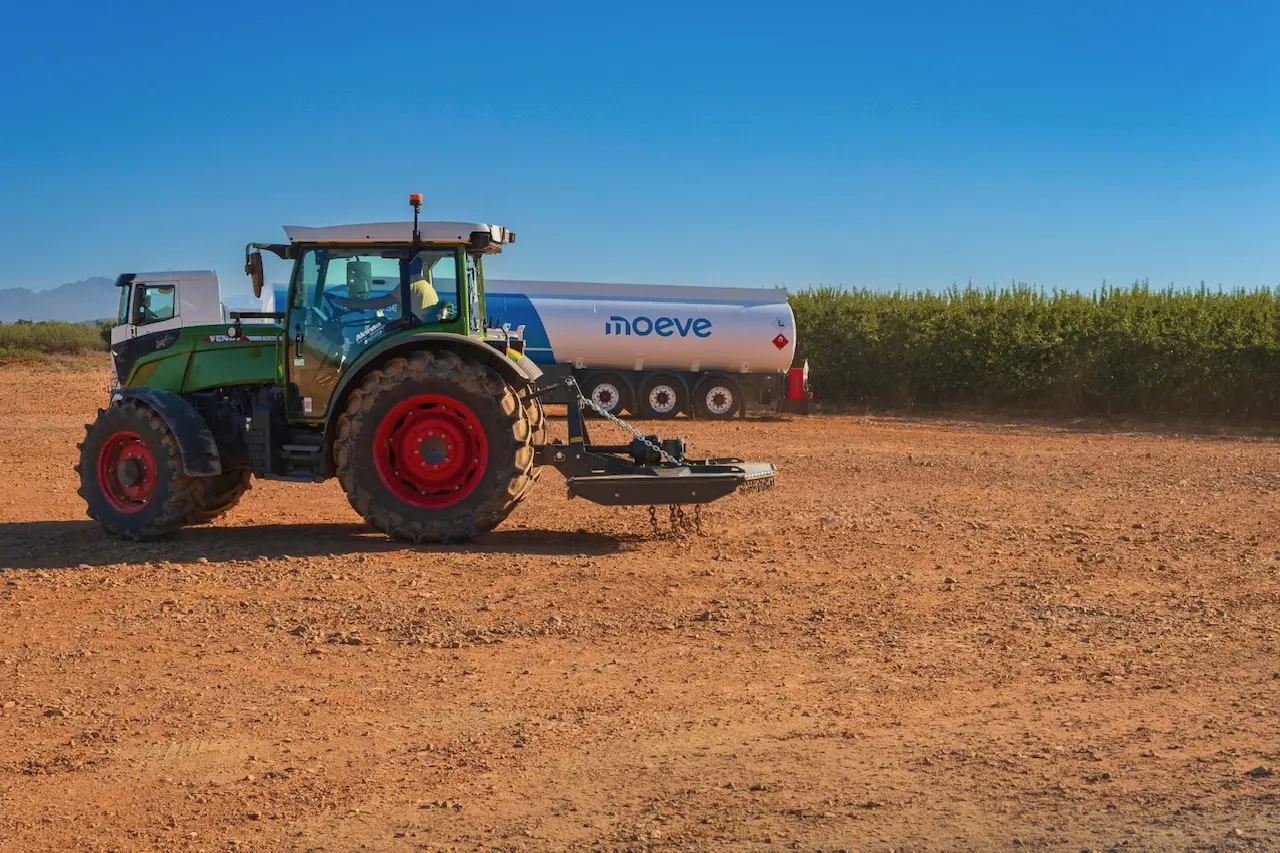 maquinaria agrícola. Moeve