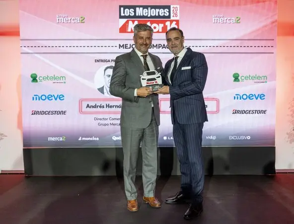 Premios Motor16 2026: una gala, en el 43 aniversario, que celebra la excelencia 11 Motor16 PREMIO BYD ALBERTO DE AZA Merca2